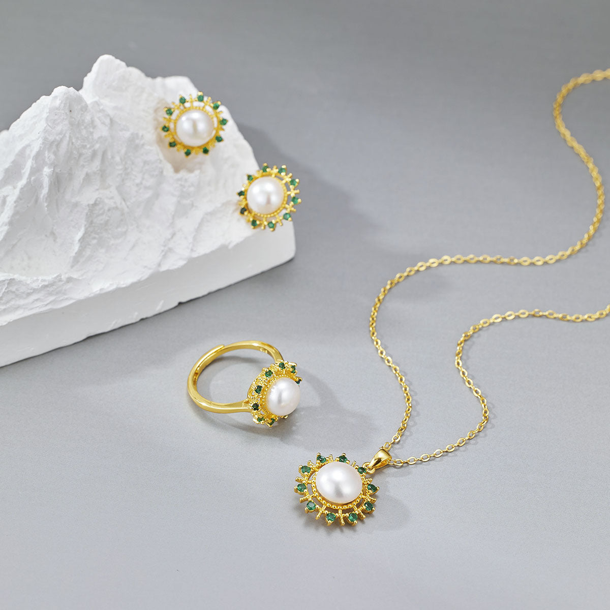 Sunflower Freshwater Pearl Set – Earrings, Ring & Pendant